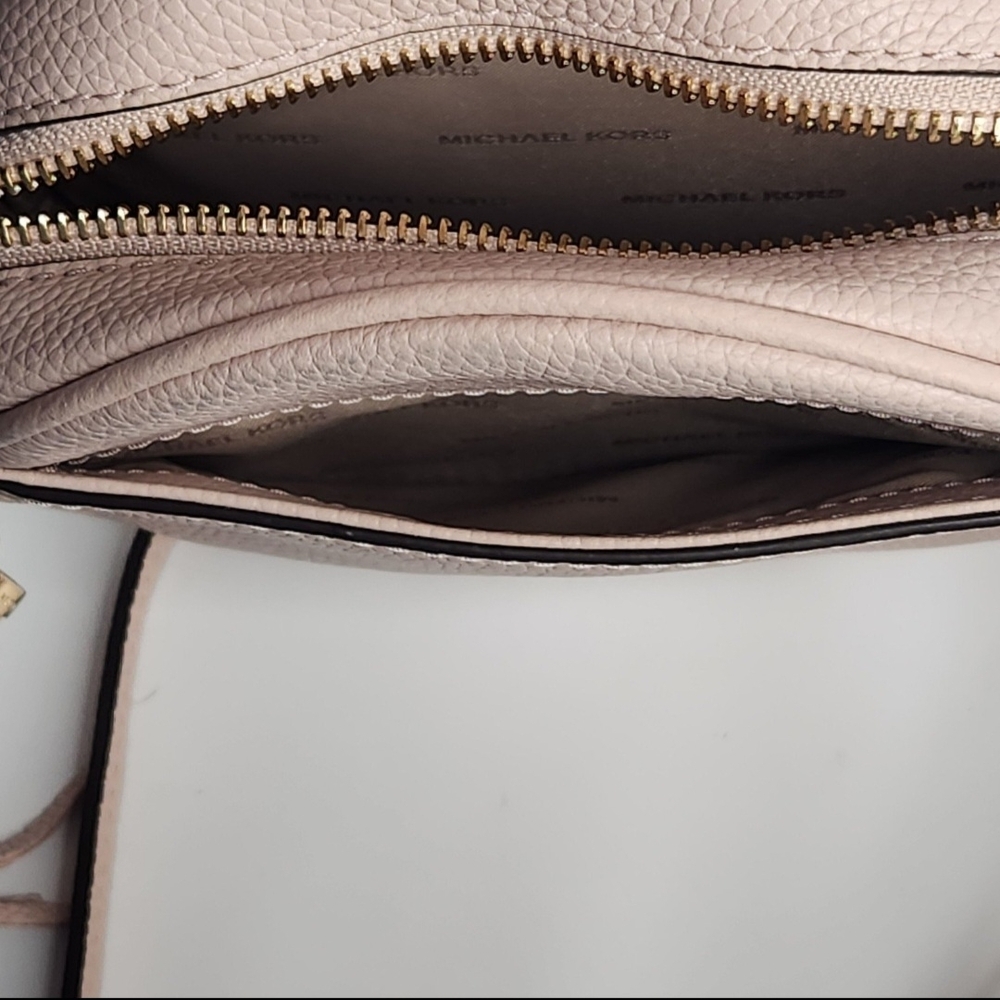 Michael Kors Pebbled Leather Canteen Crossbody Purse Blush Light Pink Gold Round - Picture 10 of 12